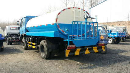 四川自贡市三轮吸粪车与吸污车 城市环境卫生的重要工具